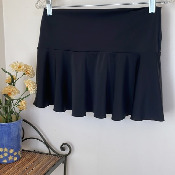 VICTORIA’S SECRET Classic Black Skirt 🦋 - Picture 4 of 4